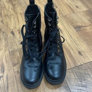 BP Taylor Lea combat boots